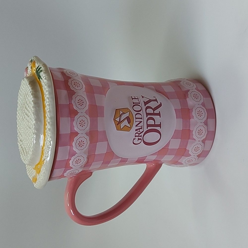 Grand Ole Opry mug with lid, EUC